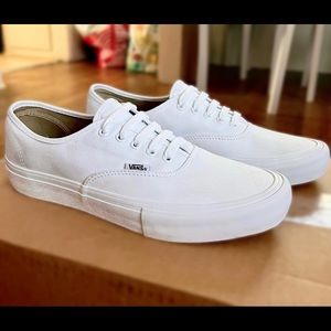 Laced White Low-Top Vans Men’s Size 11
